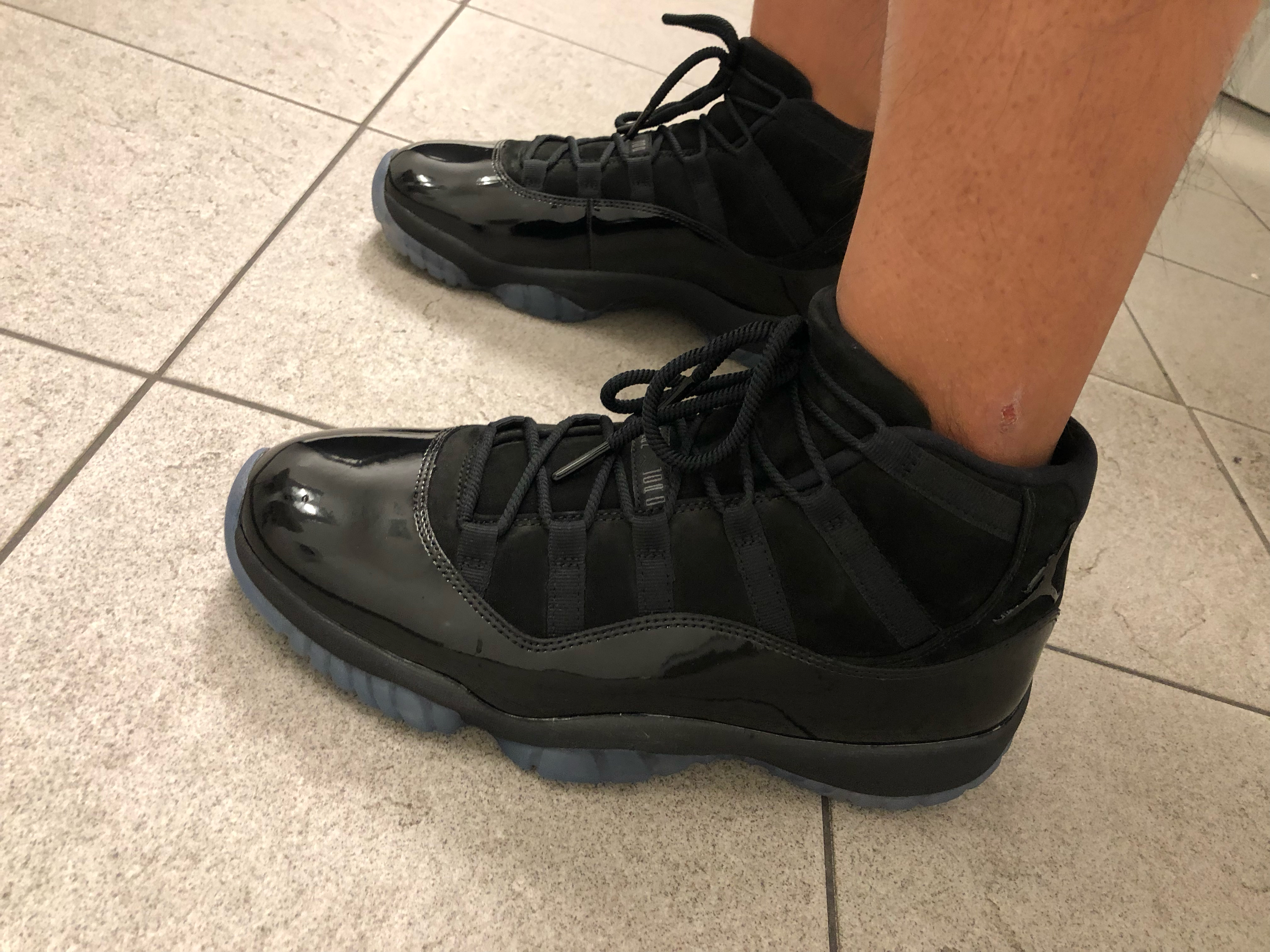 cap and gown 11s size 13