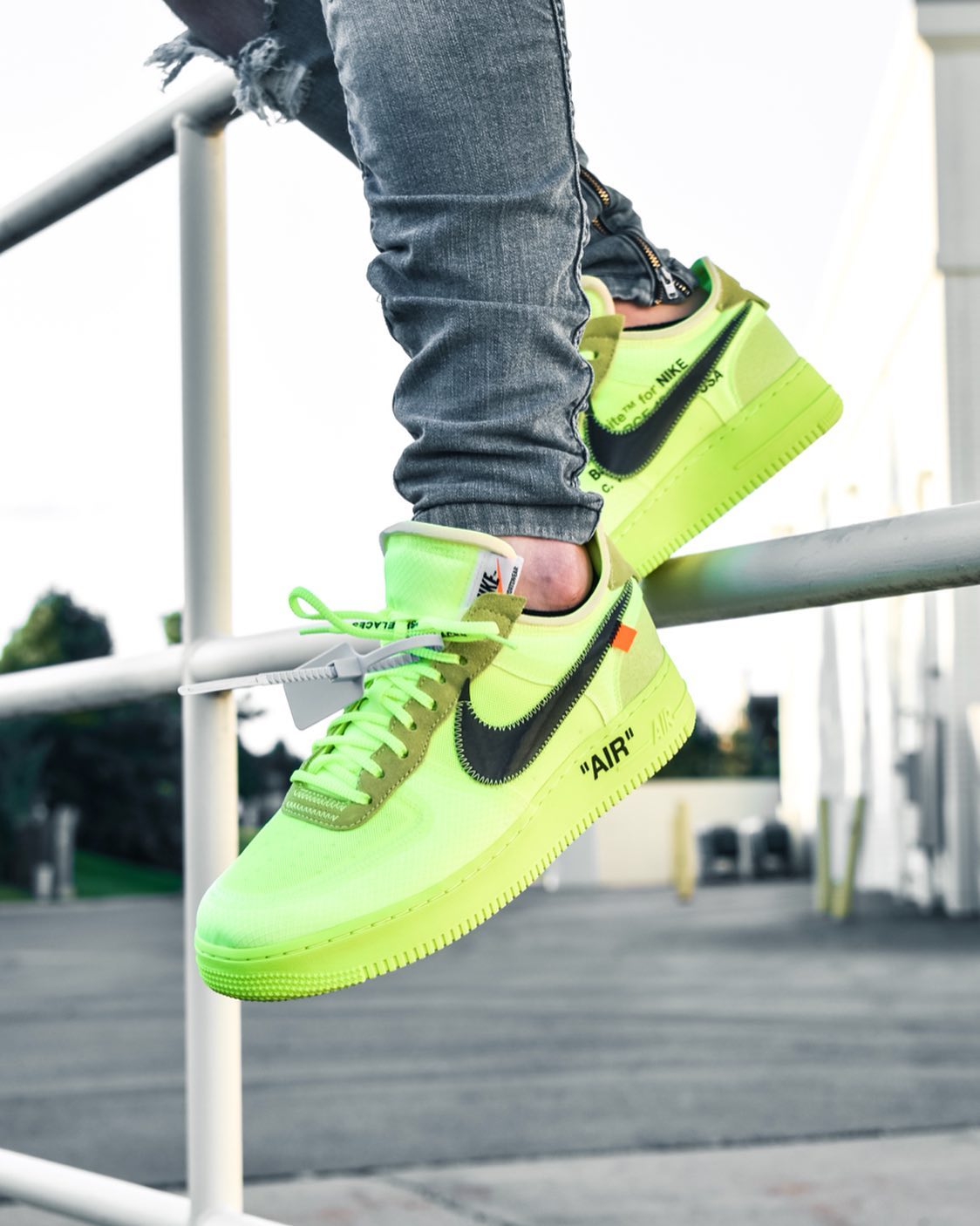 OFF-WHITE x Nike Air Force 1 Low Volt