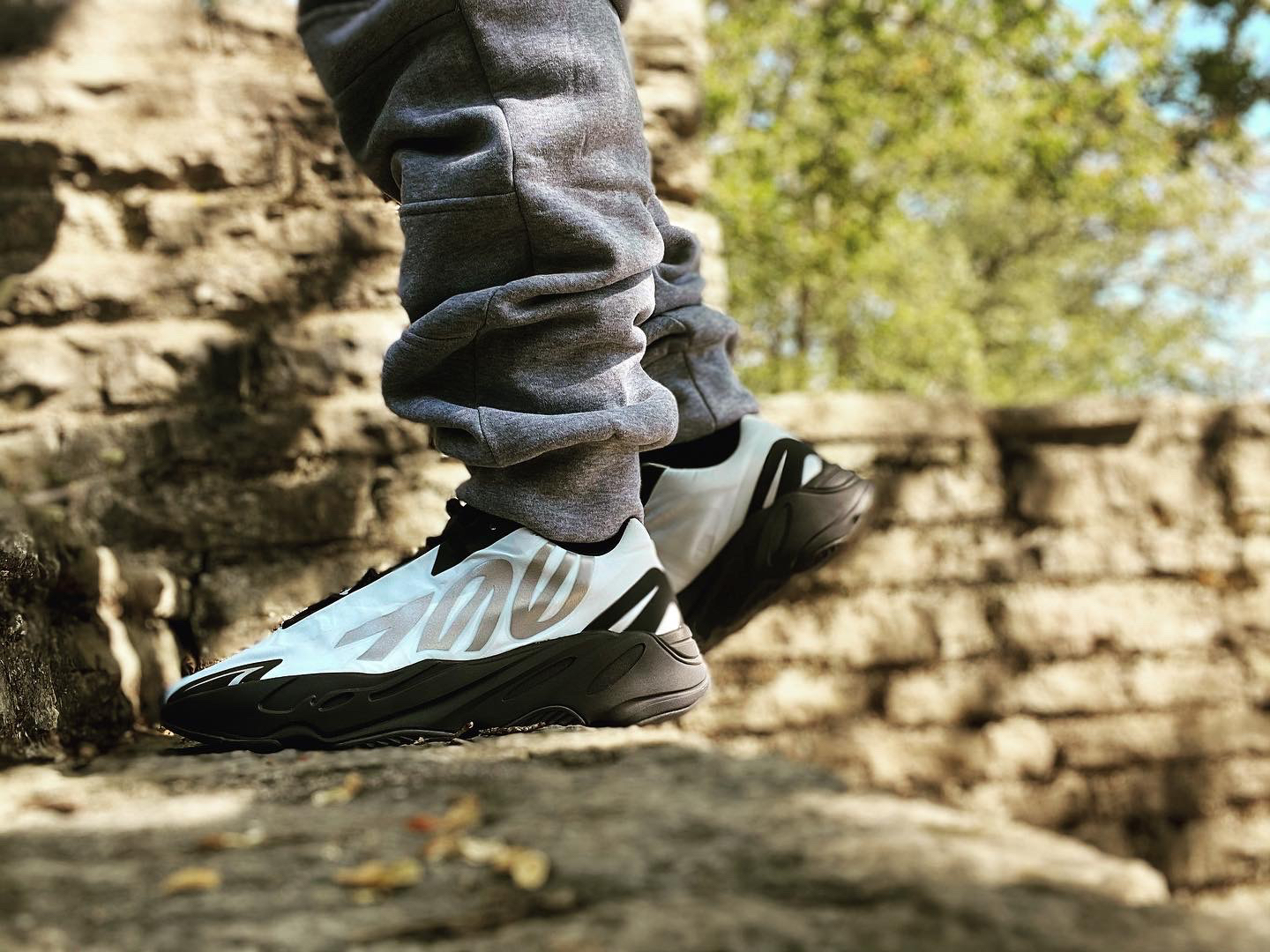 blue tint 700 on feet